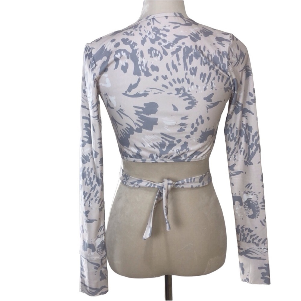 Silverwind Living Sustainably Wrap Long Sleeve Crop Top Size XS NEW - Picture 2 of 5